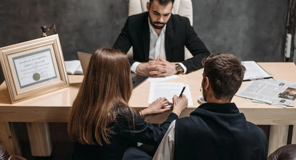 Comment bénéficier d’un avocat en droit automobile gratuit et choisir le bon conseil gratuitement ?