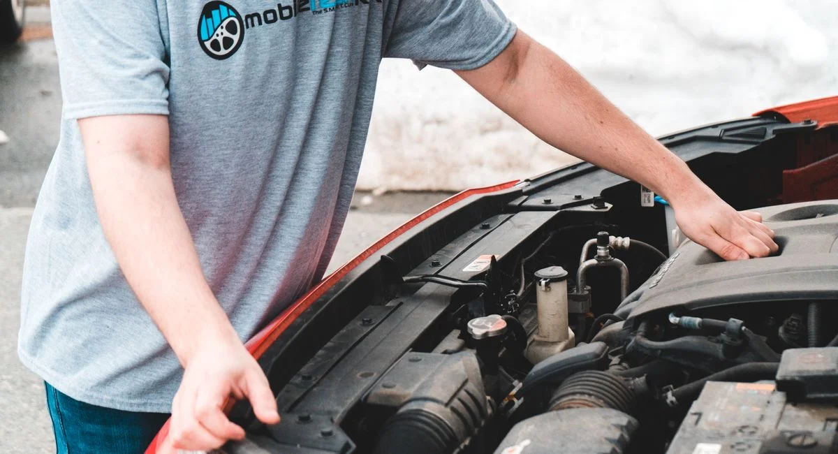 Pourquoi une boîte de vitesse lâche en roulant et comment détecter les premiers signes ?
