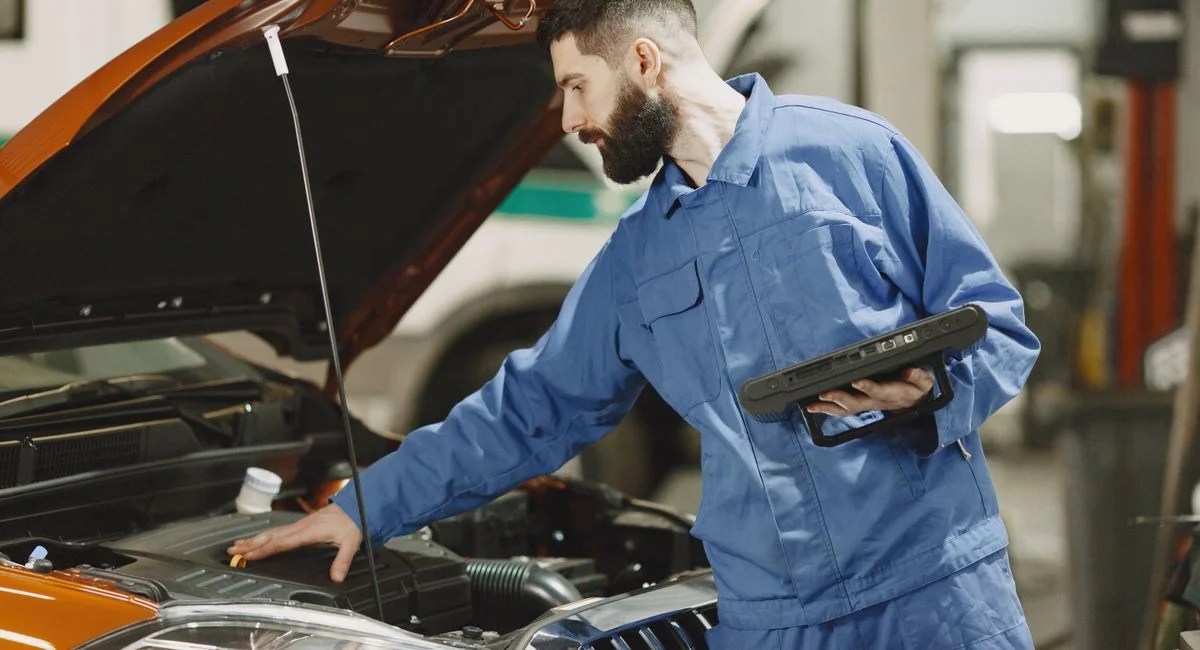 Huile moteur pour peugeot 208 1.2 pureTech : quel choix pour éviter les risques ?