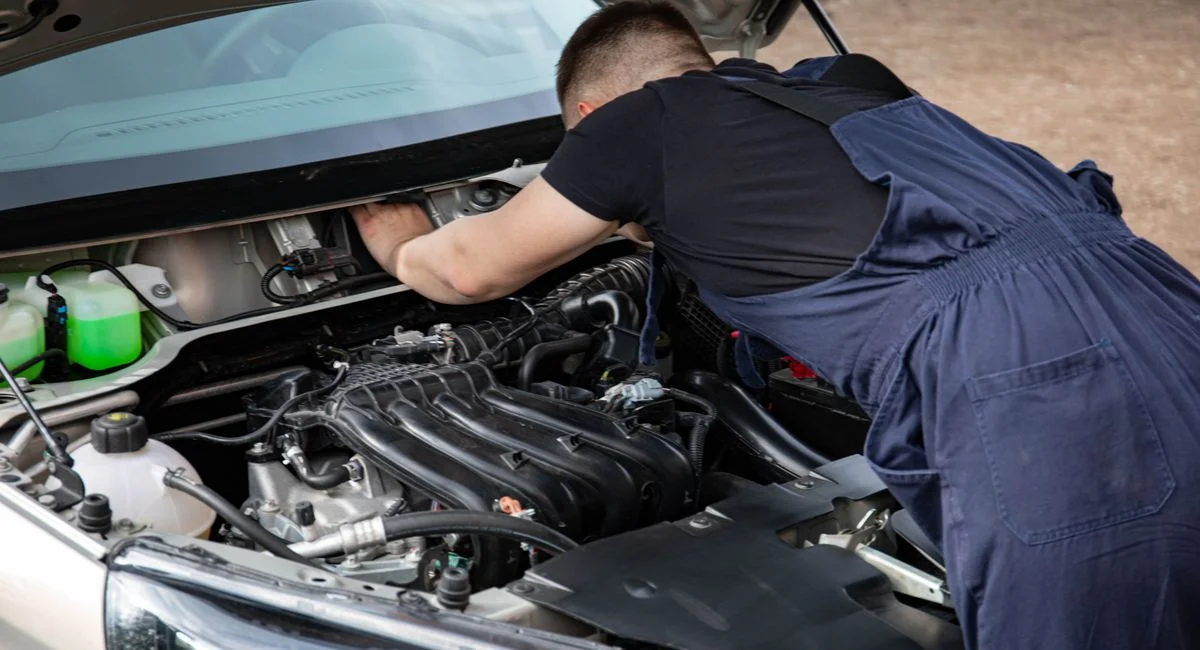 Le choix de l’huile moteur 1.2 PureTech : quelle norme, quelle viscosité pour protéger votre moteur ?
